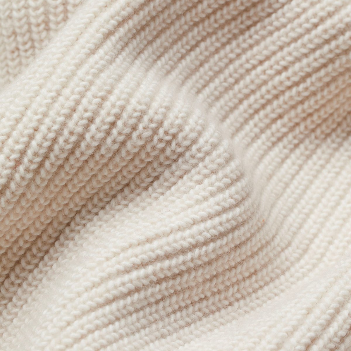 Lumina Wear Amelia cozy oversized knitted cardigan with integrated scarf, soft, warm, and stylish for casual wear.