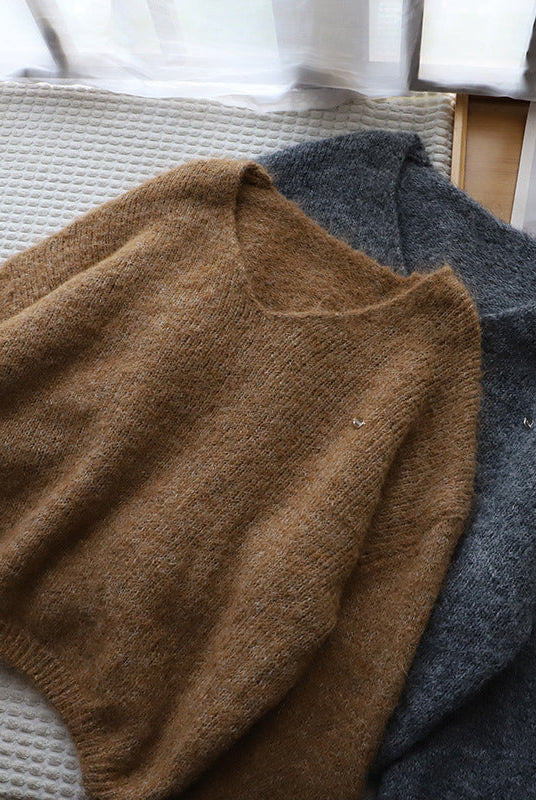 Lumina Wear Fiorentina vintage V-neck sweater with soft draped fabric and comfortable fit, shown in a cozy, stylish design.