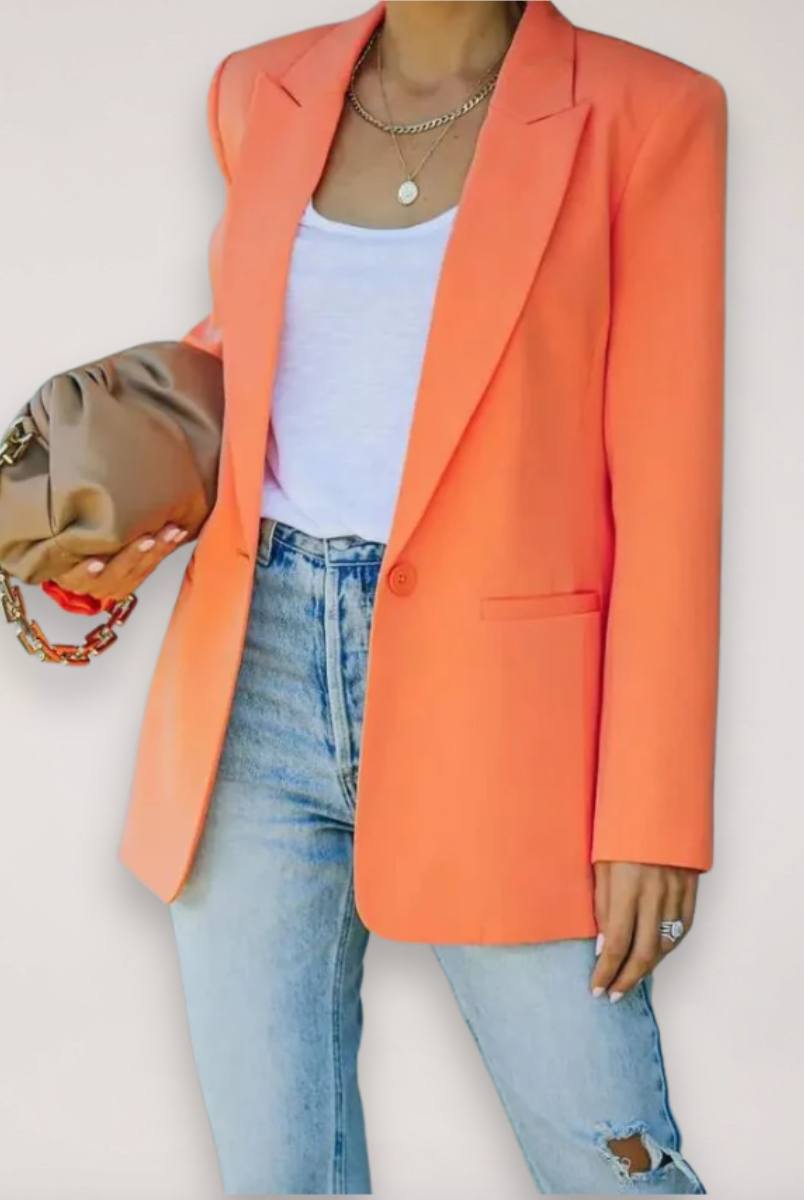 Isabella Lumina Wear oversized relaxed blazer with notched lapel, featuring a tailored fit and classic design in neutral fabric.