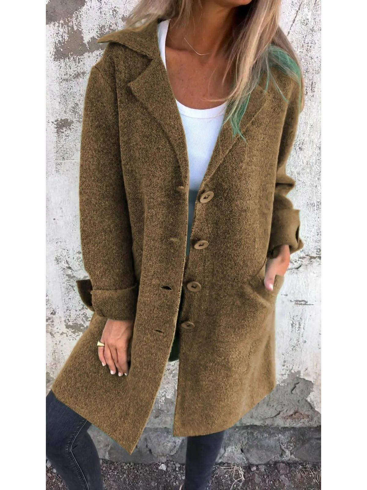 Green Ada™ long knit coat from Lumina Vancouver's CA-Collectie-15, stylish and cozy with a chic, long silhouette.