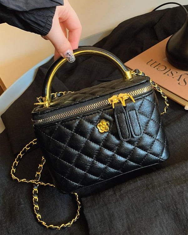 Lumina Wear Alice quilted crossbody handbag with adjustable strap in white, stylish and perfect for casual or formal wear.