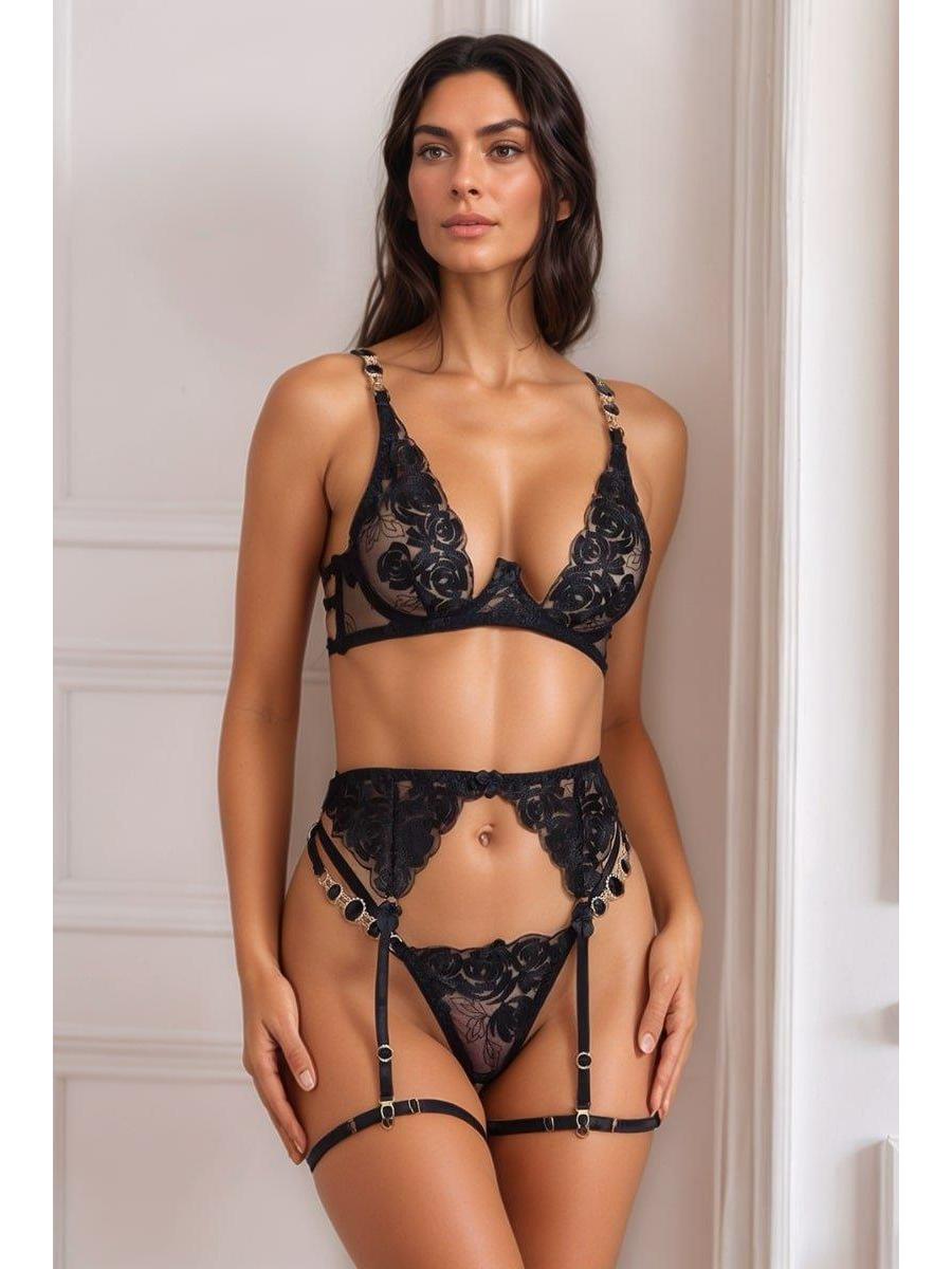 Lumina Vancouver Marte Lingerie Set featuring delicate lace bra and matching panties, stylish and comfortable lingerie for women.