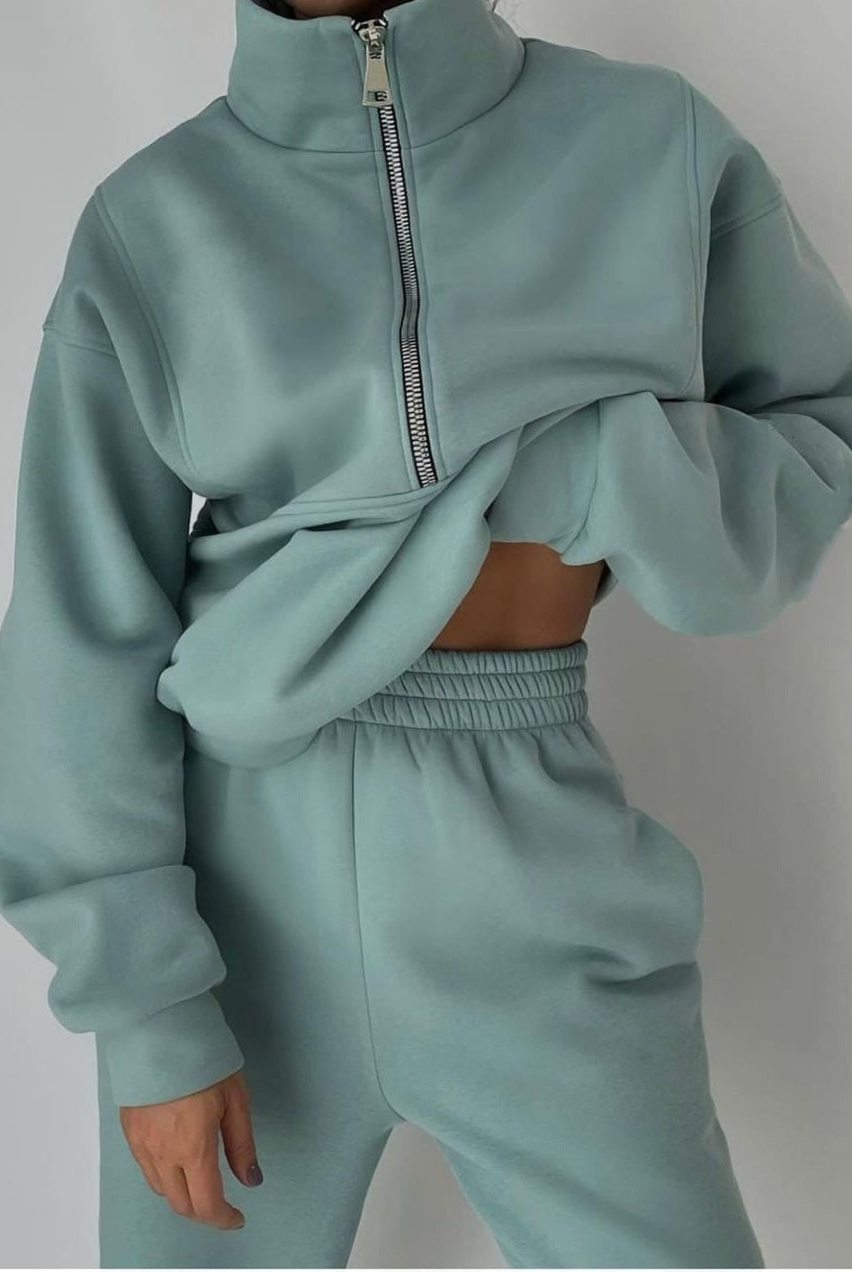 Pink Lumina Wear Grace casual oversized two-piece activewear set with streetwear edge, featuring relaxed fit and stylish design.