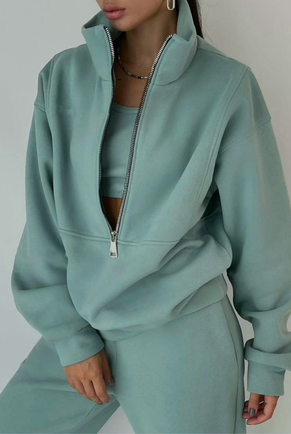 Pink Lumina Wear Grace casual oversized two-piece activewear set with streetwear edge, featuring comfortable, stylish athletic apparel.