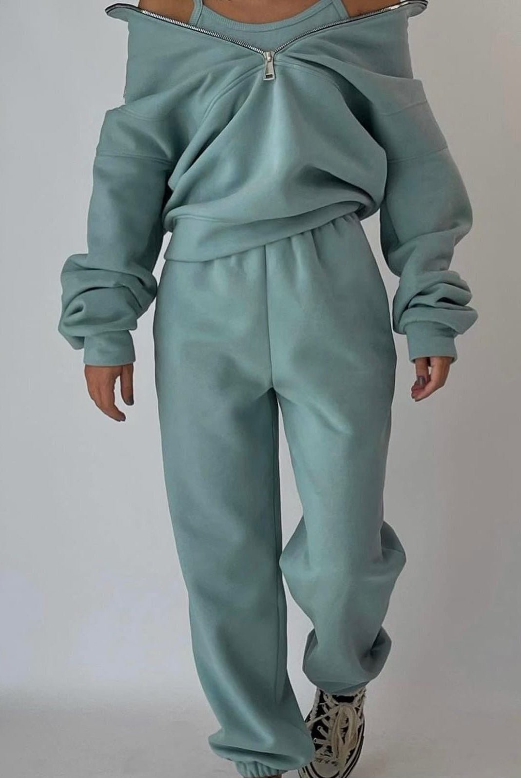Pink Lumina Wear Grace casual oversized two-piece activewear set with streetwear style, featuring relaxed fit and modern design.