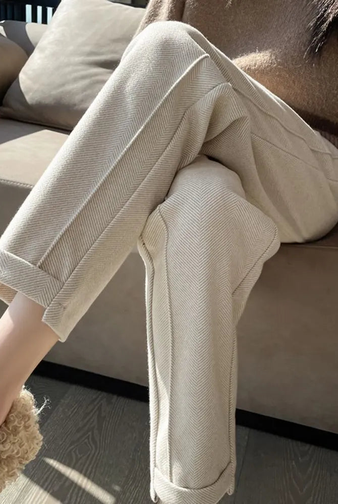 Gray high-waisted pencil trousers from Lumina Wear's Isabella collection, tailored for a sleek, elegant fit.