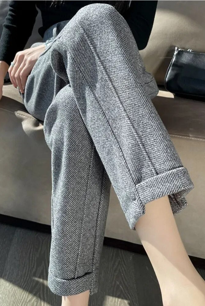 Gray high-waisted pencil trousers from Lumina Wear's Isabella collection, tailored for a sleek, elegant fit.