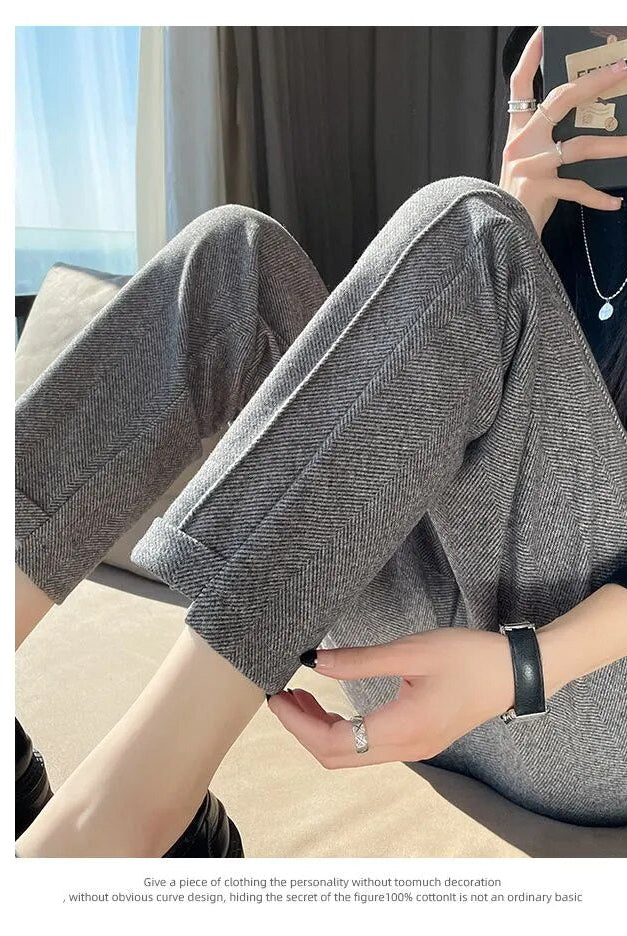 Gray high-waisted pencil trousers from Lumina Wear, stylish and tailored for a sleek, elegant look.