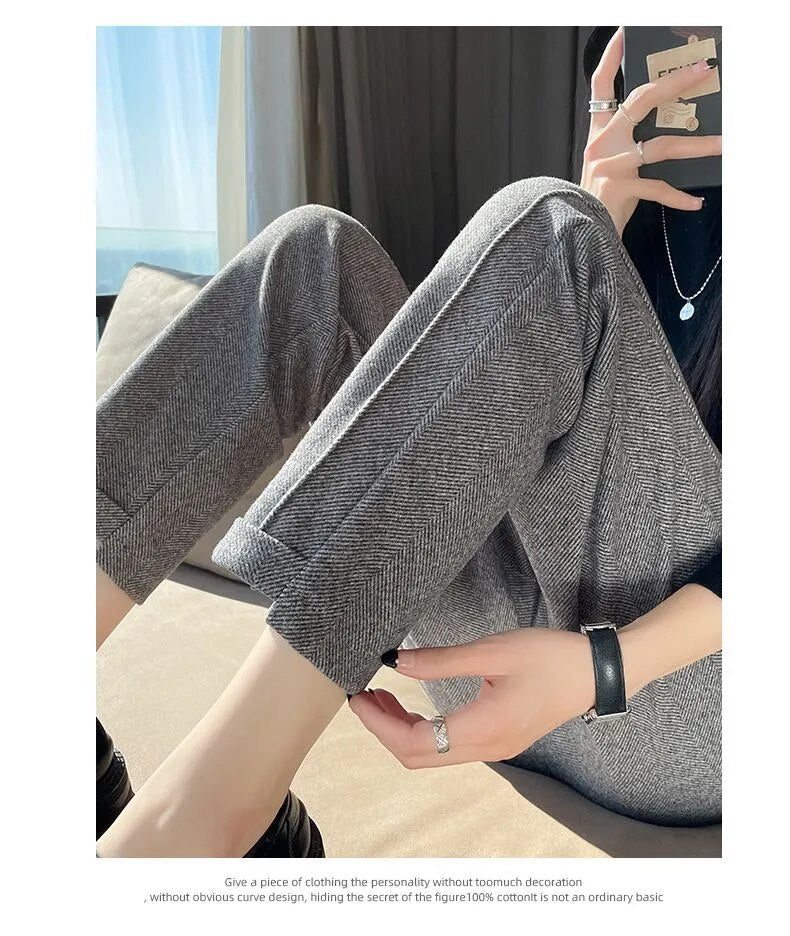 Gray high-waisted pencil trousers from Lumina Wear, stylish and tailored for a sleek, elegant look.