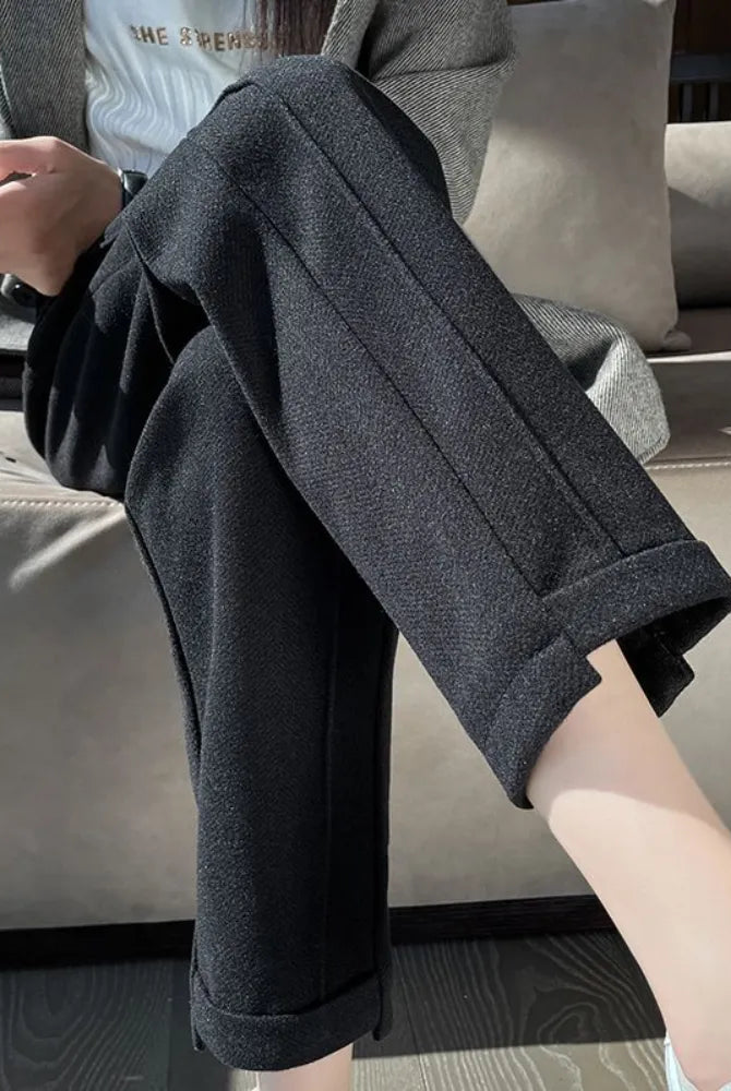 Gray Isabella Lumina Wear high-waisted pencil trousers, tailored fit, stylish for professional or casual wear.