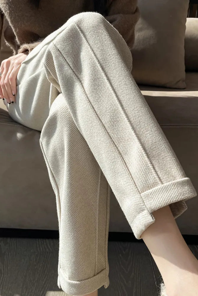 Gray high-waisted pencil trousers from Lumina Wear's Isabella collection, tailored for an elegant fit.