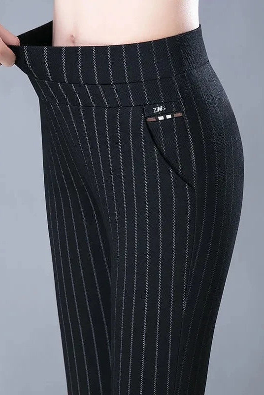 Lumina Wear Isabella high waist black leggings with faux pockets, slim fit and sleek design for comfortable activewear.