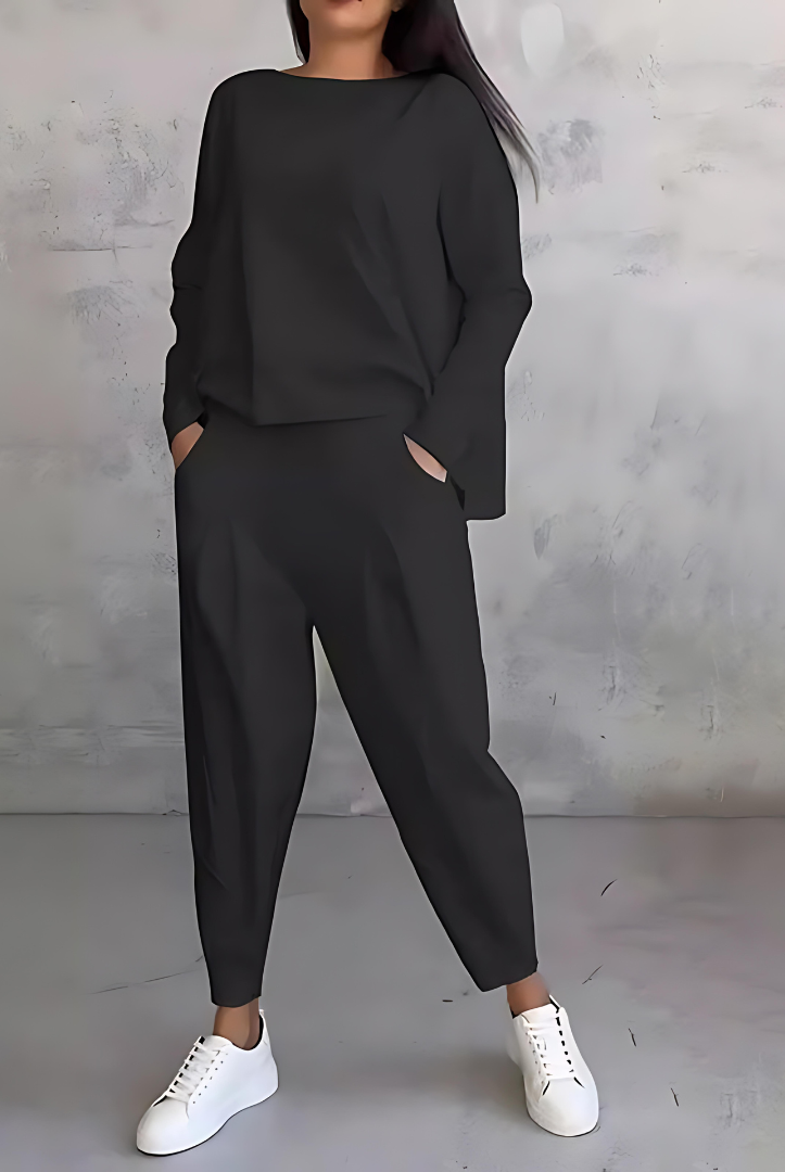 Black Maya women's lounge set with flowy top and tapered pants from Lumina Wear, comfortable and stylish for relaxed wear.