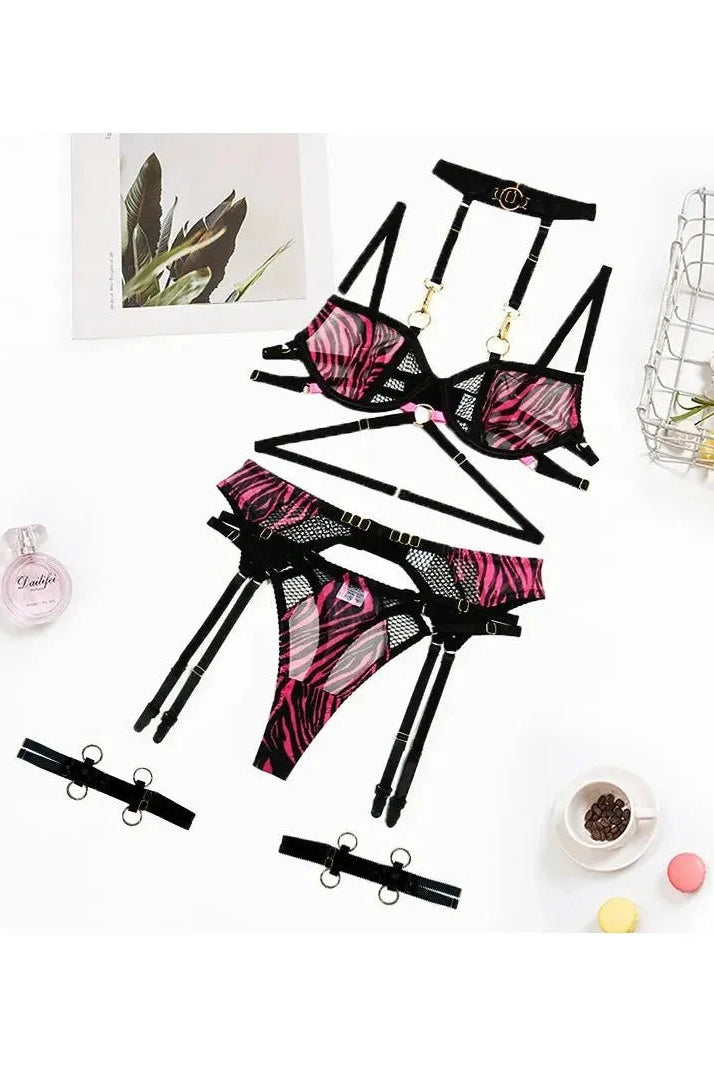 Lumina Wear Natalia's lingerie set featuring a delicate bra and matching panties, in soft lace with floral details.