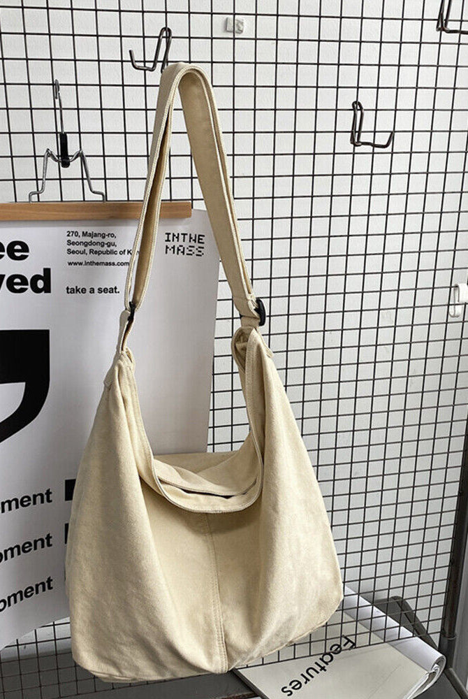 Lumina Wear Noa beige canvas shoulder bag with an oversized design, minimalist style, perfect for casual or everyday use.