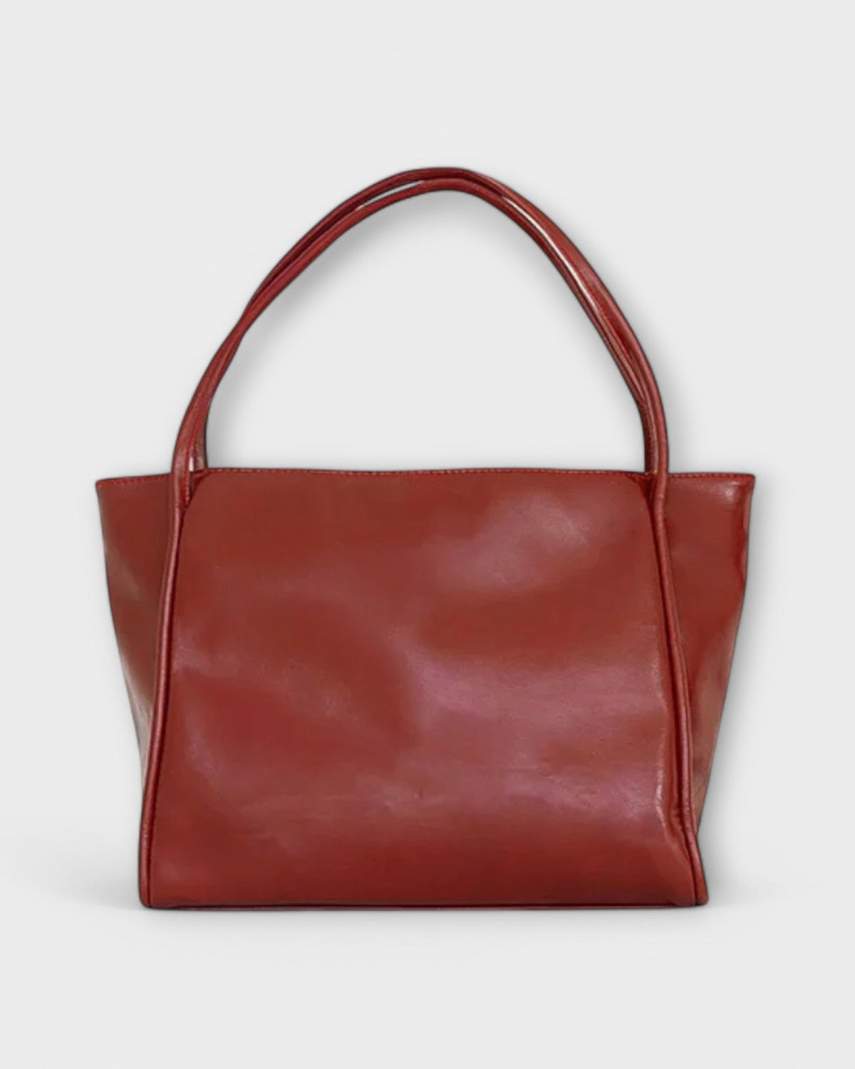 Black Lumina Wear Olivia tote handbag with a minimalist, spacious design, perfect for everyday use and stylish carrying.
