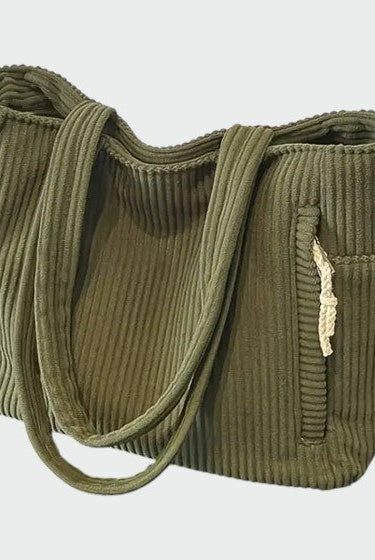 Lumina Wear Tilda minimalist tote bag in green with spacious interior, stylish and functional for everyday use.