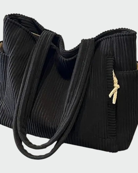 Green Tilda Lumina Wear minimalist tote bag with spacious interior, stylish handbag for everyday use.