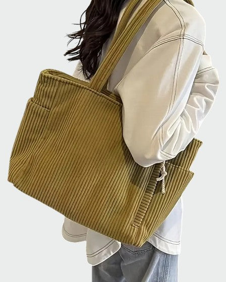 Lumina Wear Tilda minimalist tote bag in green, stylish handbag with spacious interior for everyday use.