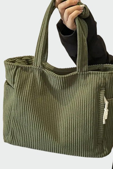 Lumina Wear Tilda minimalist tote bag in green with spacious interior, stylish design, perfect for everyday use.
