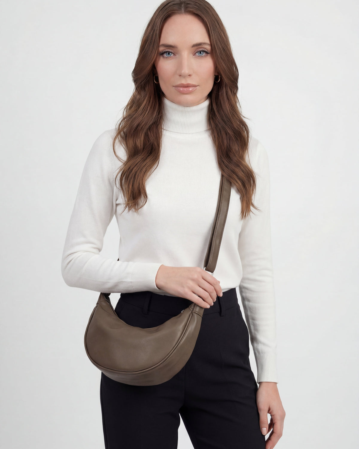 Black Victoria Lumina Wear adjustable belt handbag with multiple pockets, stylish and functional for everyday use.