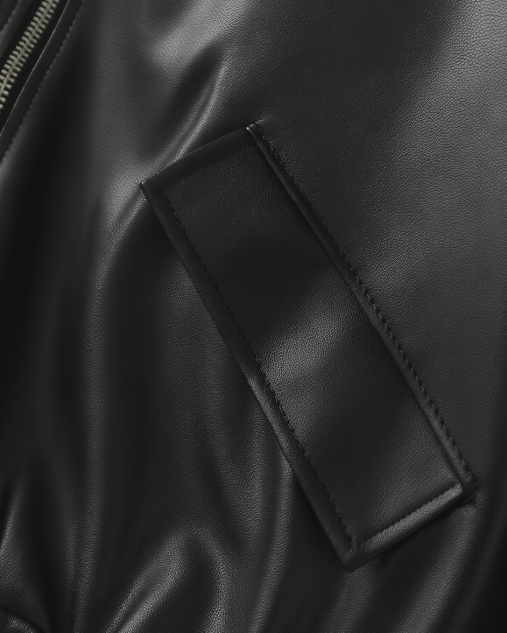 Black faux leather jacket with retro collar, stylish Victoria jacket by Lumina Wear, featuring a sleek fit and modern design.