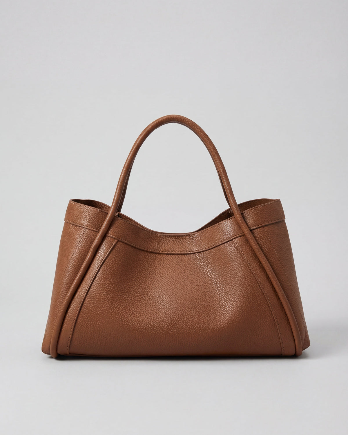 Lumina Wear Victoria chic black tote bag with spacious pockets, stylish handbag for everyday use and versatile fashion.