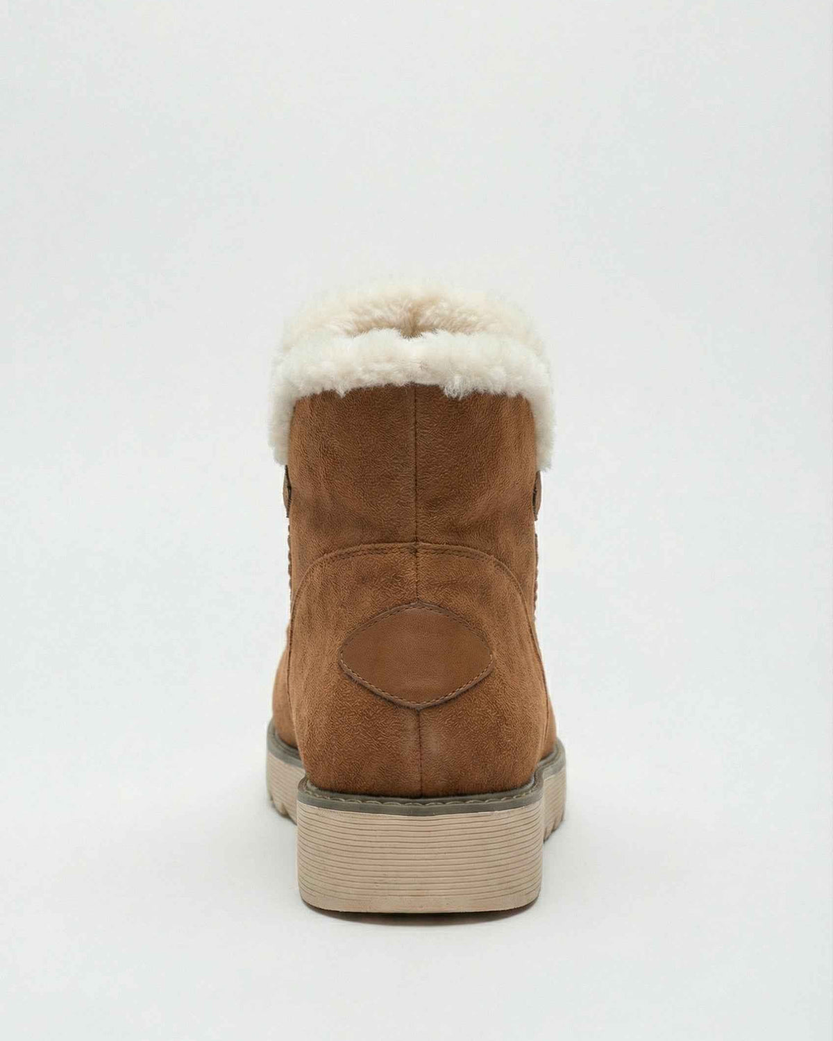 Victoria Lumina brown ankle boots with warm lining, stylish leather footwear featuring a low heel and side zipper.