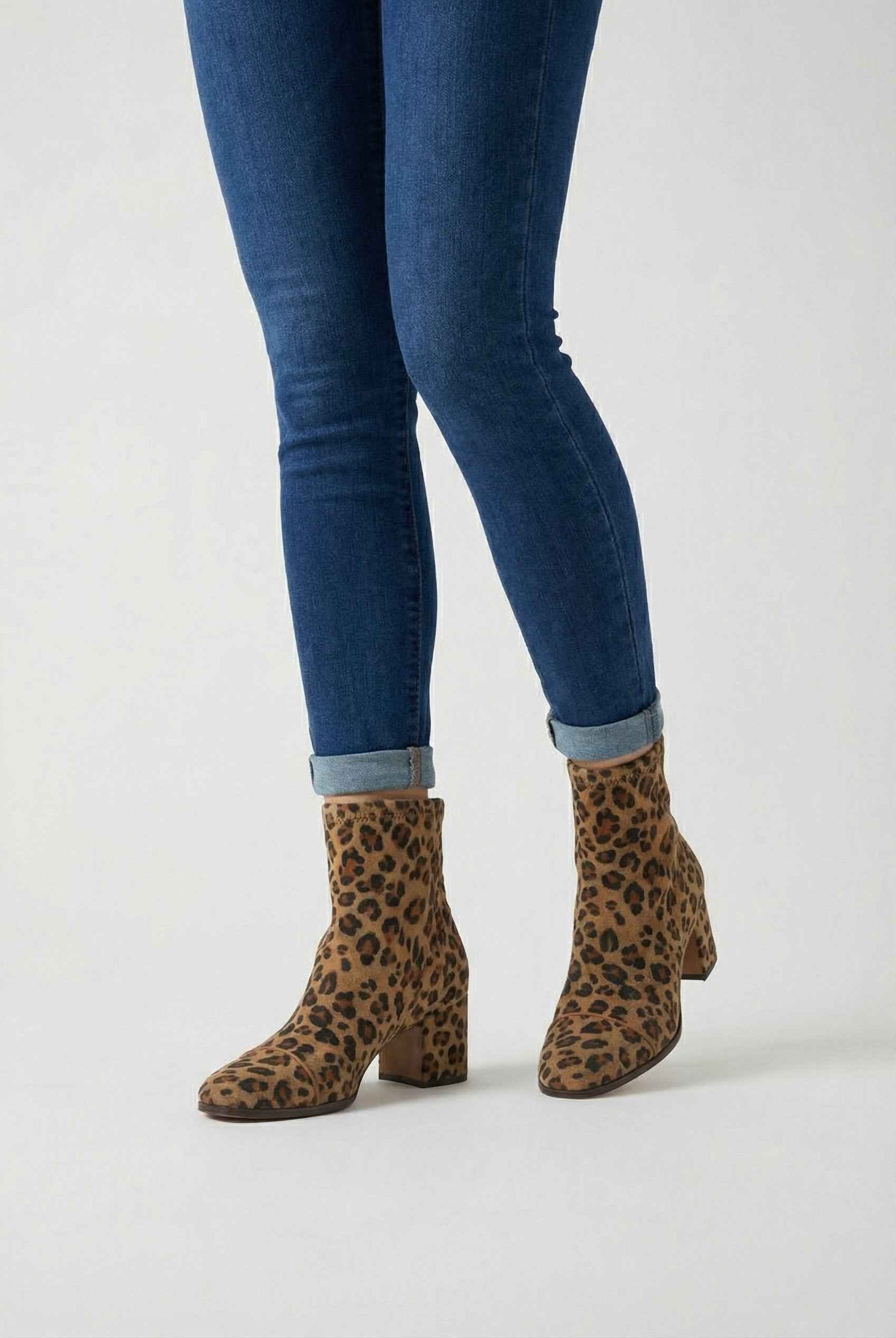 Victoria Lumina women's leopard print ankle boots with retro heel, showcasing stylish animal print and classic silhouette.