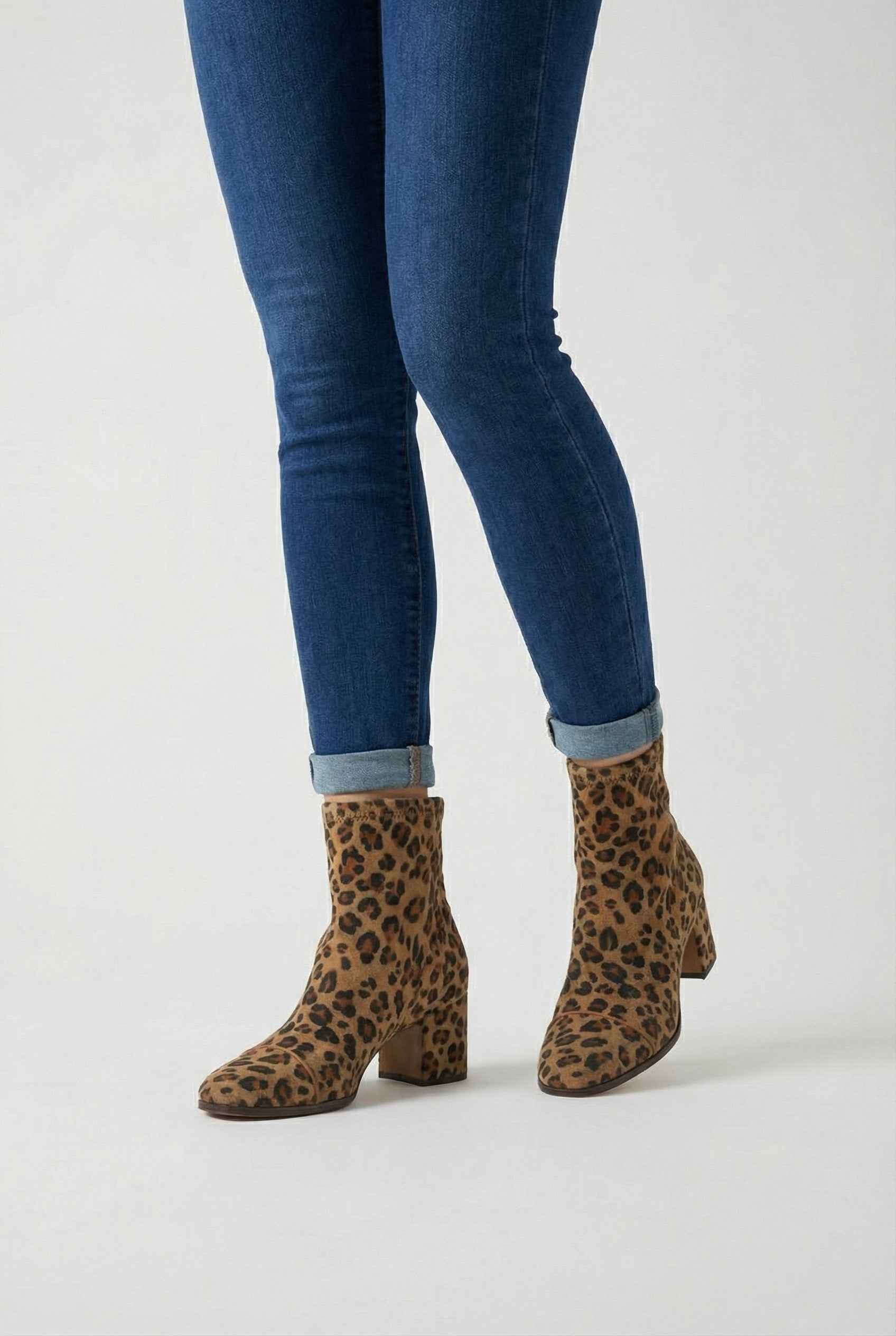 Victoria Lumina women's leopard print ankle boots with retro heel, showcasing stylish animal print and classic silhouette.