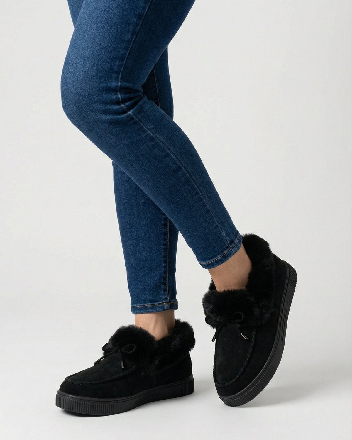 Victoria cozy black winter boots by Lumina Wear with warm lining, featuring a stylish design and sturdy sole for winter wear.