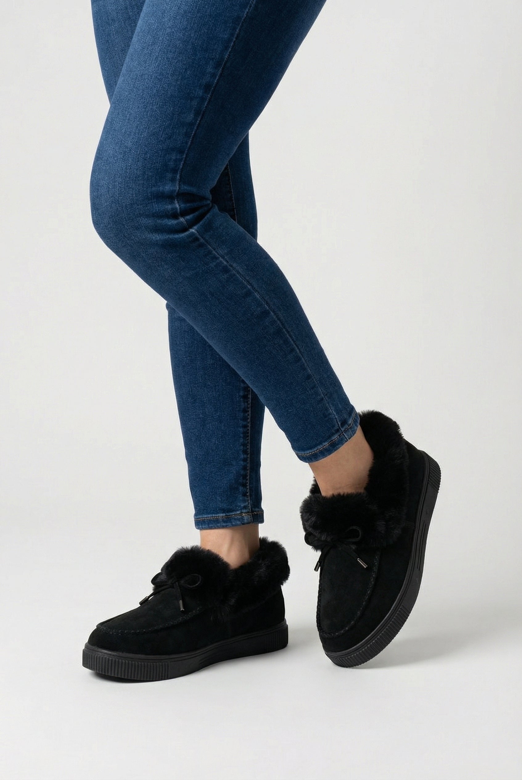 Victoria cozy black winter boots with warm lining, Lumina Wear, for women, featuring a stylish design and comfortable fit.