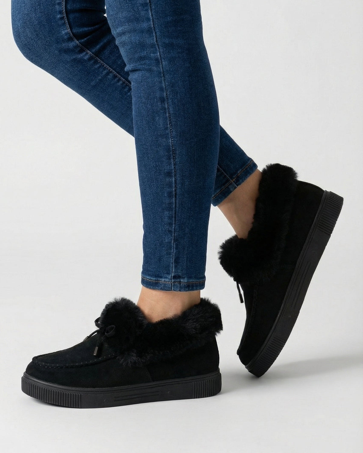 Victoria cozy black winter boots from Lumina Wear with warm lining and sturdy sole, perfect for cold weather.