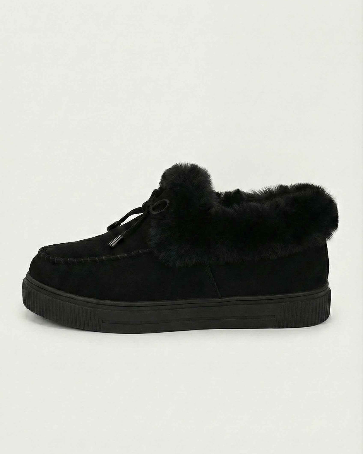 Victoria cozy black winter boots by Lumina Wear with warm lining, featuring a stylish design and sturdy sole for cold weather.