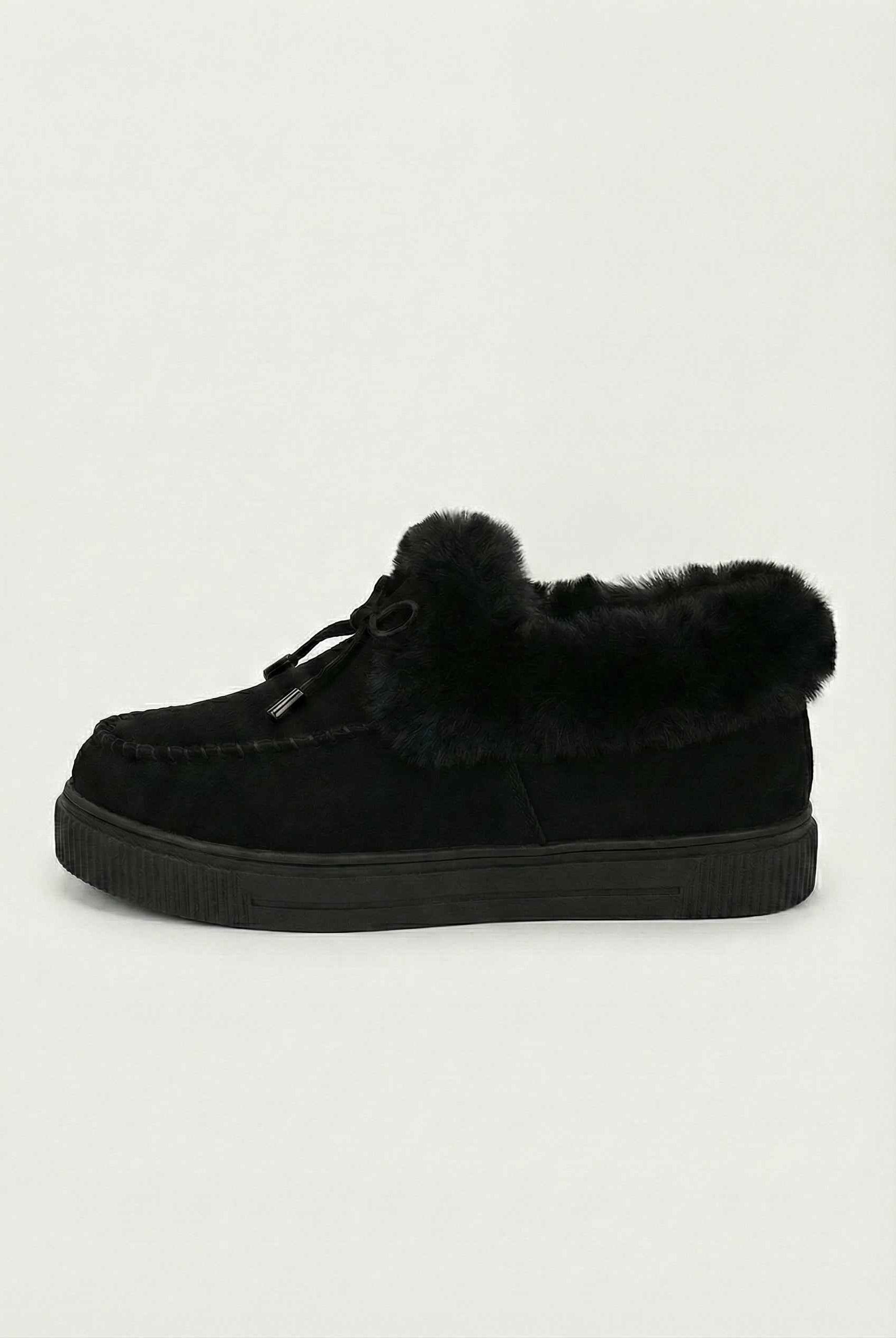 Victoria cozy black winter boots by Lumina Wear with warm lining, stylish women's footwear for cold weather.