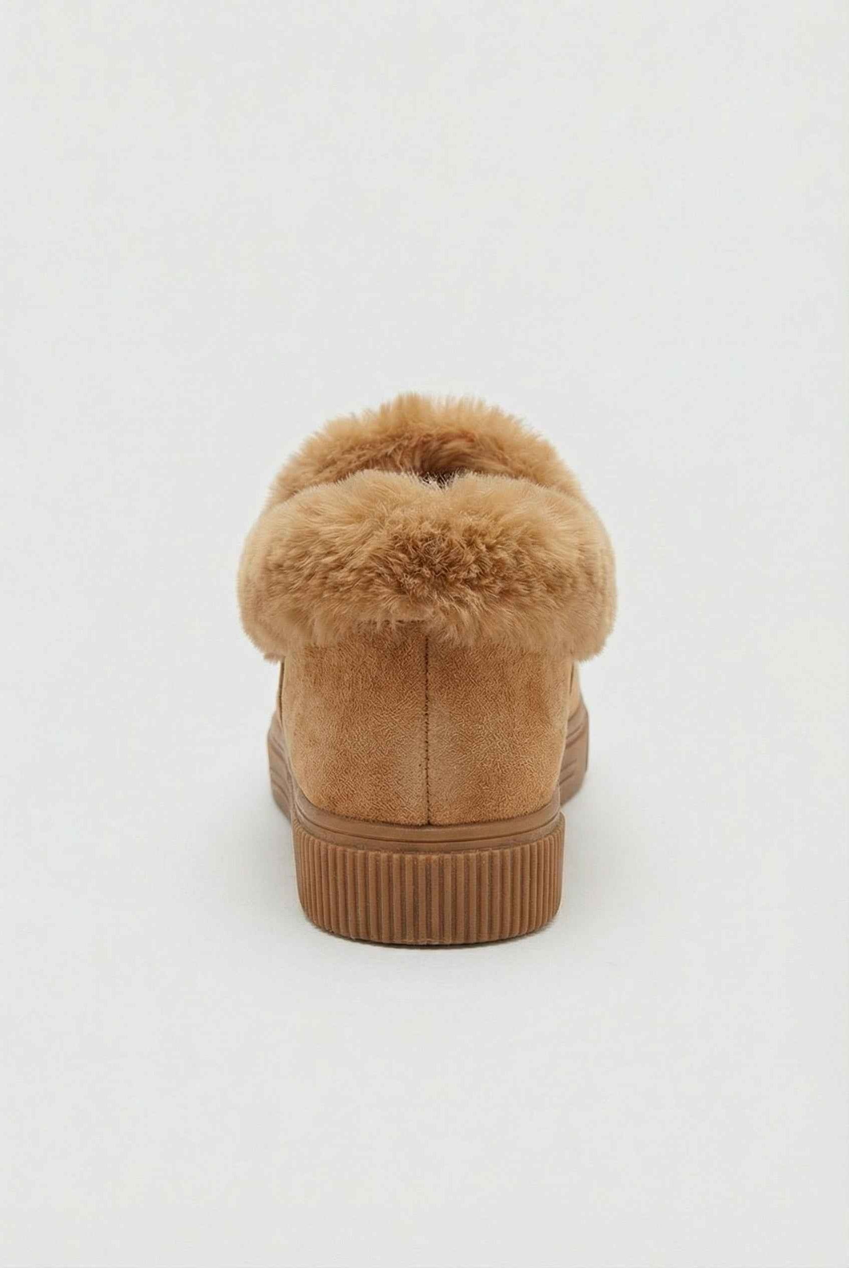 Light brown ankle boots with warm lining from Lumina Wear, featuring a cozy design and stylish silhouette.
