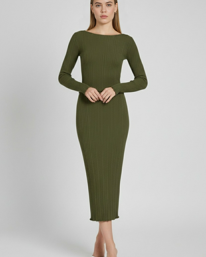 Elegant knitted maxi skirt set by Lumina Wear featuring a flattering fit, perfect for stylish women’s fashion.