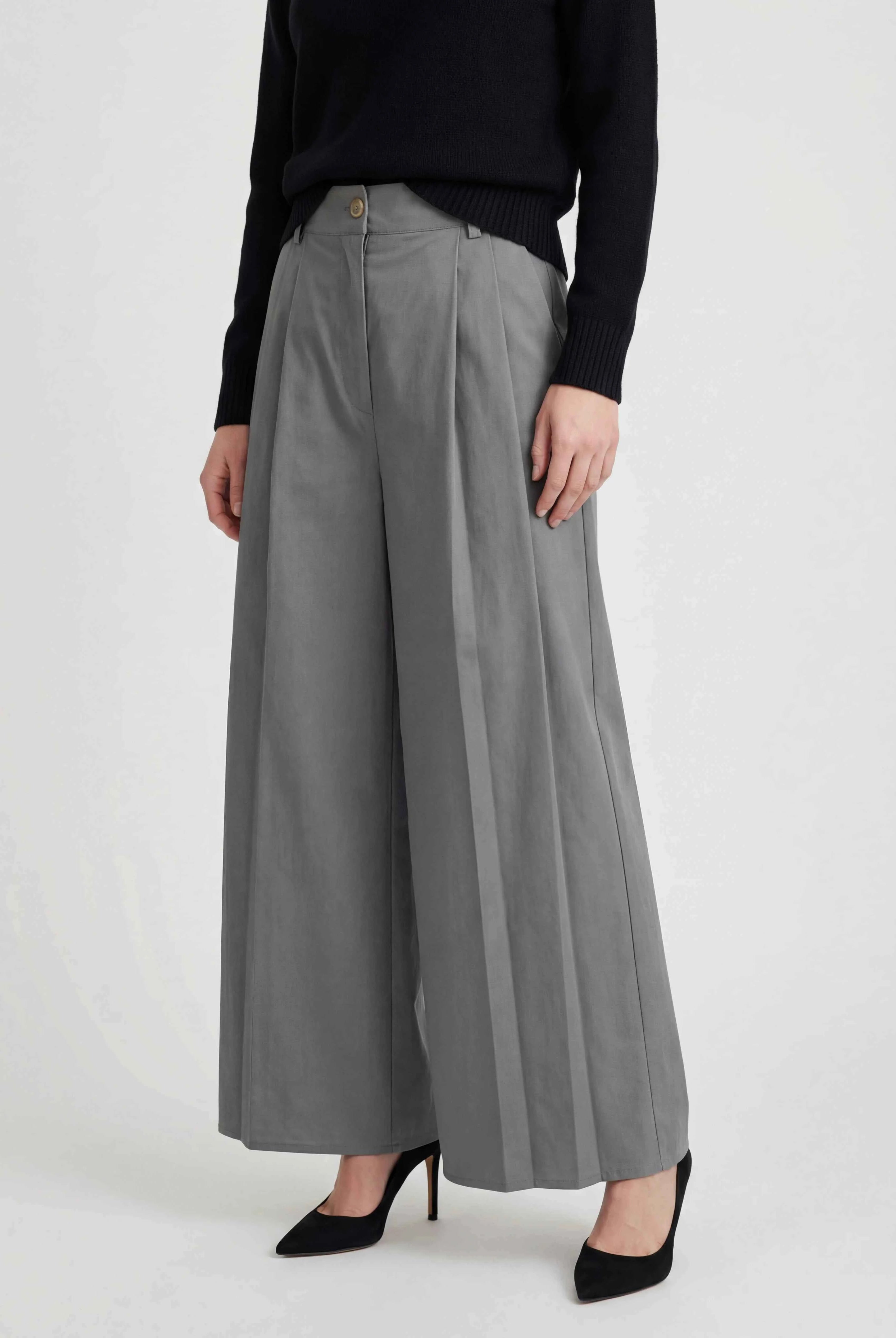 Gray Victoria Lumina high-waist palazzo pants for women, flowy and stylish, with wide-leg design and comfortable fit.