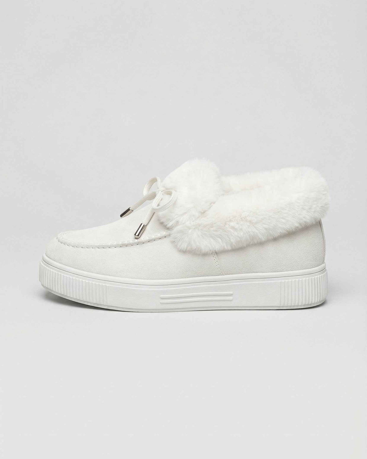 Lumina Wear Victoria insulated winter boots with cozy lining, stylish white boots for cold weather, size 35.