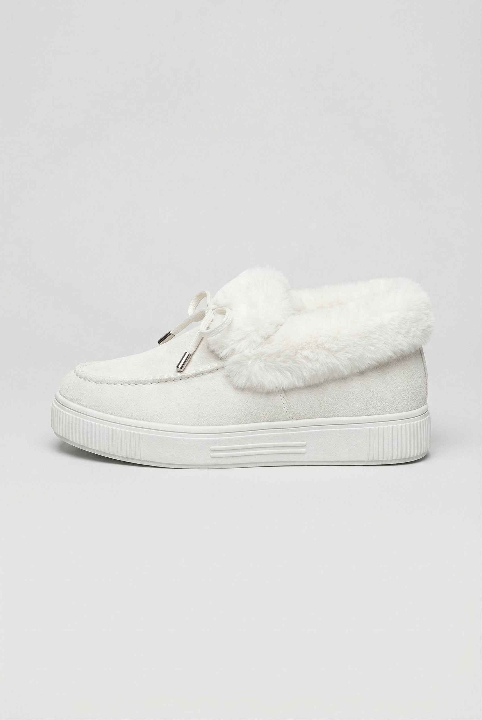 Victoria insulated winter boots by Lumina Wear with cozy lining, stylish design, white color, and size 35.