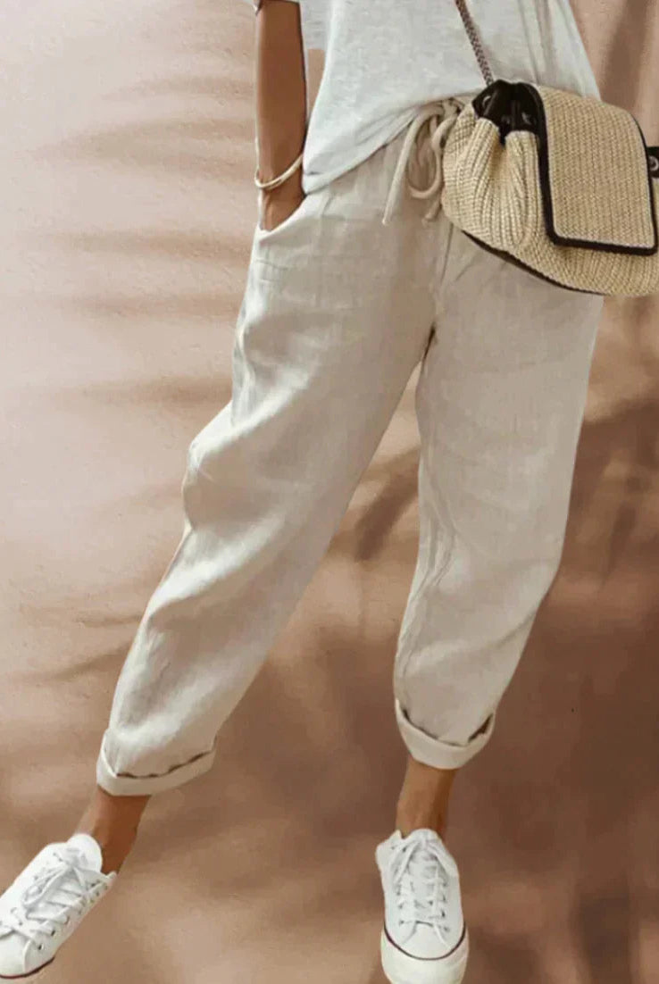 Lightweight black women's casual pants with elastic waist from Lumina Wear, featuring a comfortable fit and relaxed style.