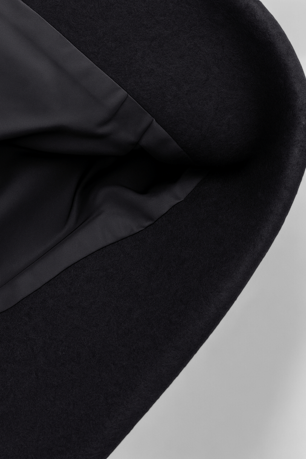 Black Victoria Lumina Wear modern cropped jacket with pockets, stylish and versatile for casual and outdoor wear.