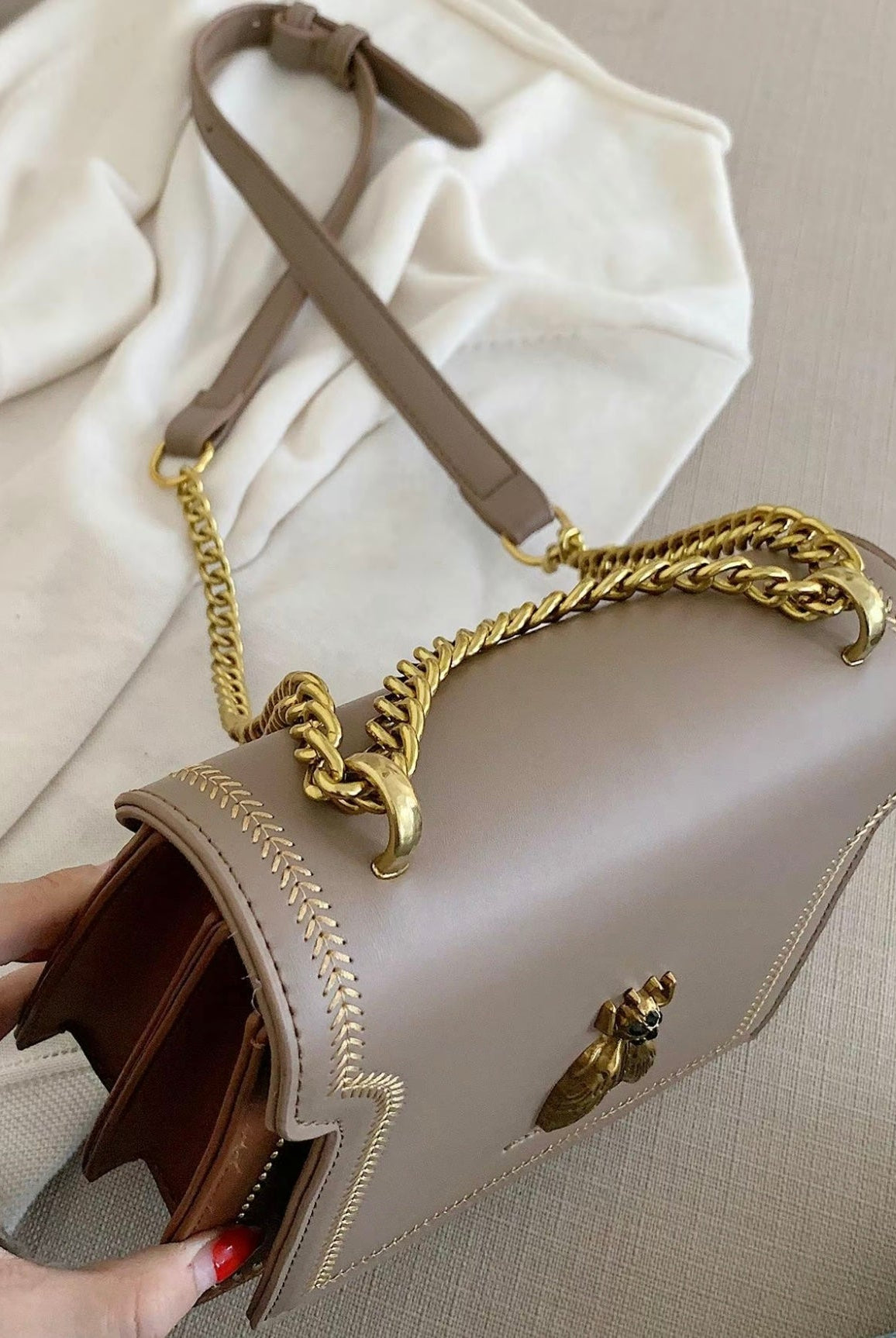 Lumina Wear Victoria structured chain bag in khaki with elegant detailing, stylish handbag with chic accents and a top handle.