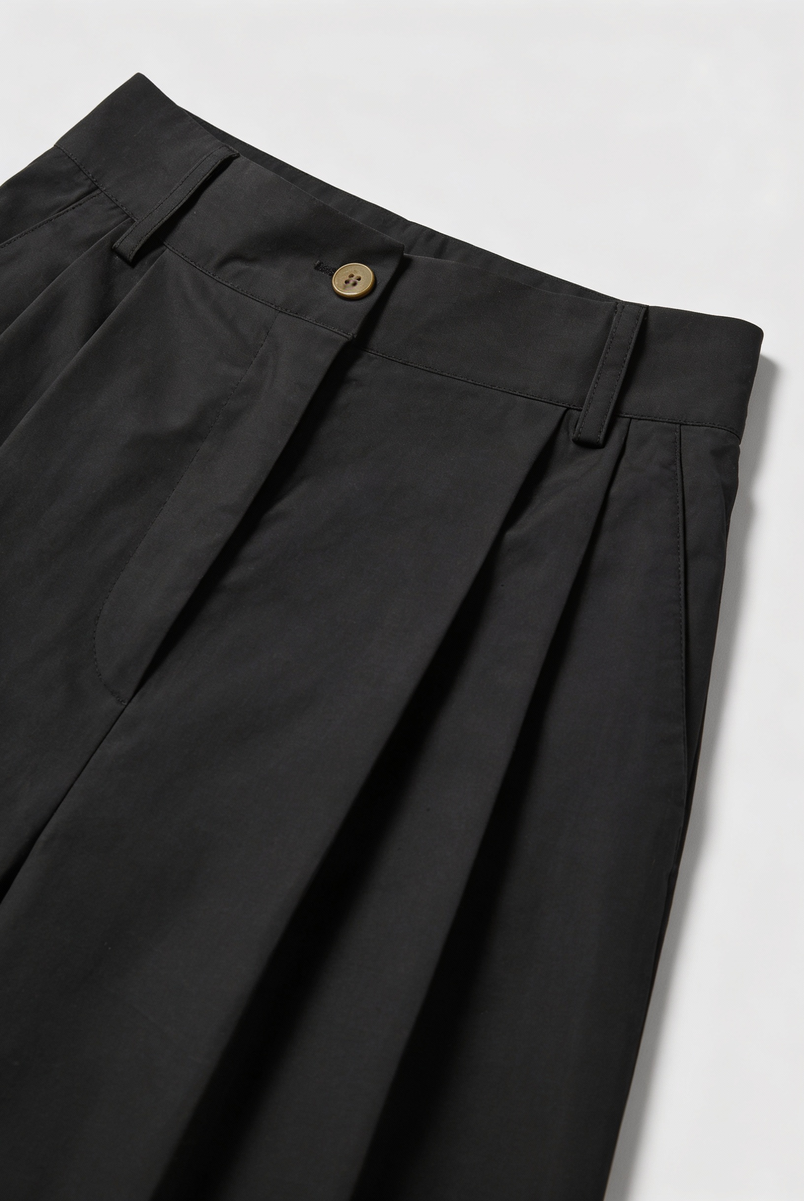 Victoria Lumina high-waisted black palazzo pants for women, tailored wide-leg trousers with a chic, flowing silhouette.