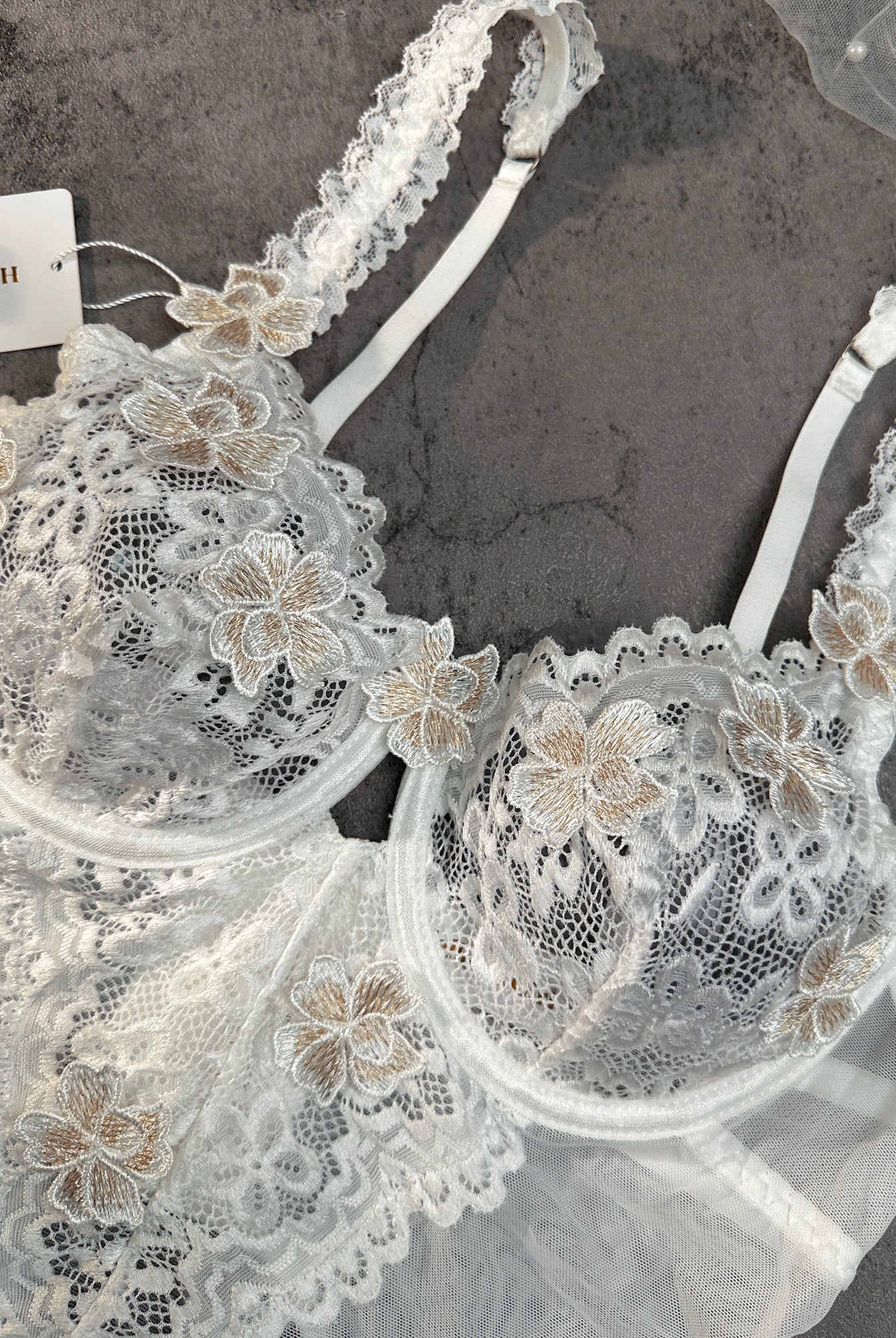White Vintage Embroidered Lace Lingerie Set
