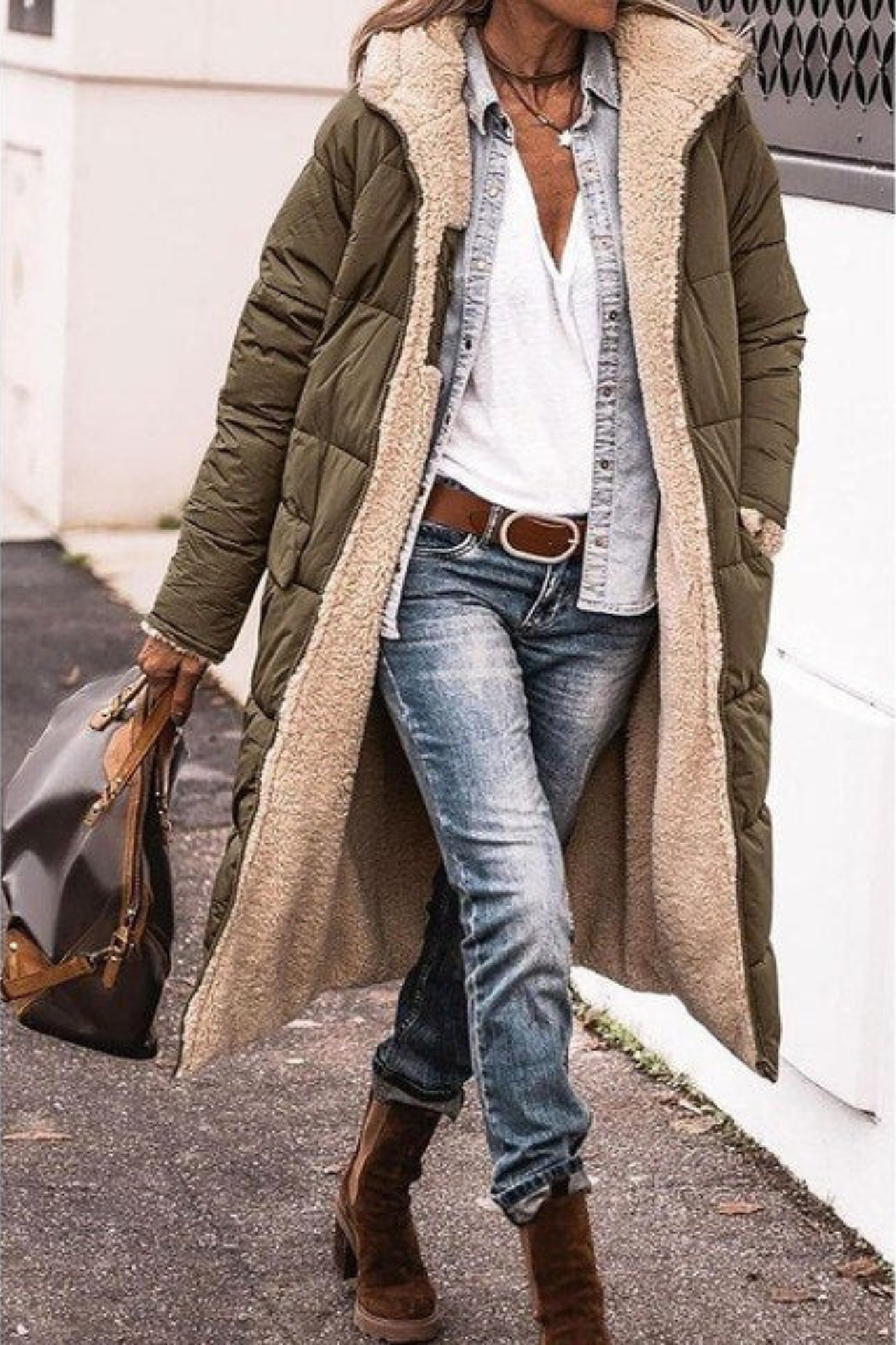 Lumina Wear Carina reversible long winter coat for women, featuring a stylish design and cozy warmth for cold weather.