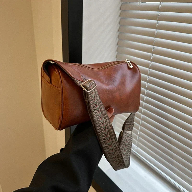 Florence | Sleek Minimalist Crossbody Bag with Patterned Strap - Lumina 3