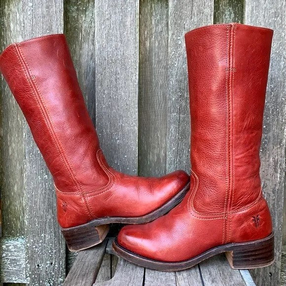 Black leather knee-high orthopedic boots with retro style from Lumina Wear, featuring a classic design and sturdy heel.