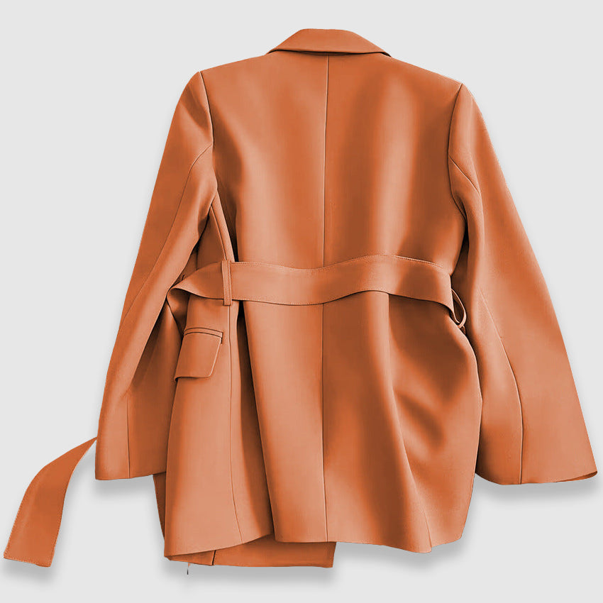 Lumina Wear Valentina women's blazer with tailored fit, belt, and elegant lapel, styled for sophisticated office or casual wear.