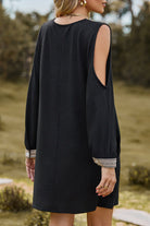 Women's Casual Dress - Loose Fit - V-Neck Lace Trim - Long Sleeve with Pockets by Lumina Vancouver